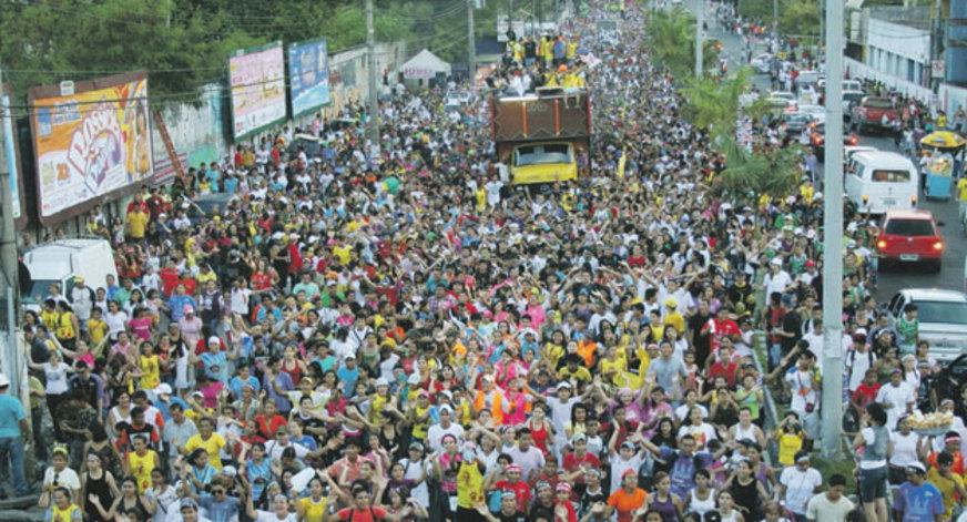 Número de evangélicos cresce e de católicos estagna no Amazonas