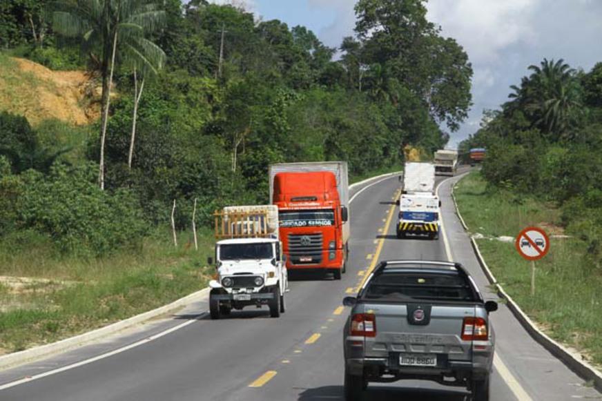 Licenças ambientais emperram rodovias no Amazonas