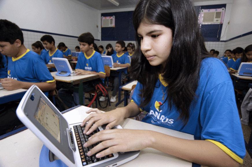 Uso da Internet na escola divide educadores