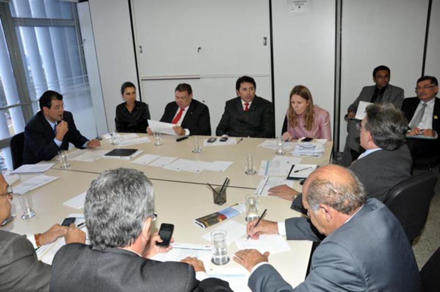 Bancada do Amazonas inclui só 17 emendas à LDO