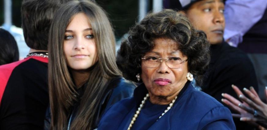 Mãe de Michael Jackson diz estar ‘devastada’ por ter perdido guarda dos netos