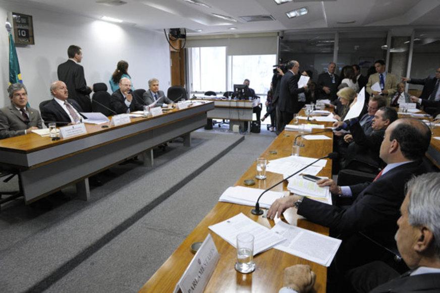 Relatório da MP do Código Florestal é adiado mais uma vez