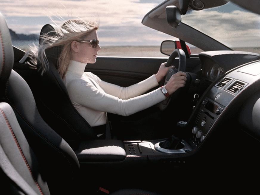 Público feminino lidera a compra de carros