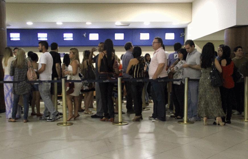 Cinemas de Manaus impõem longa espera ao clientes