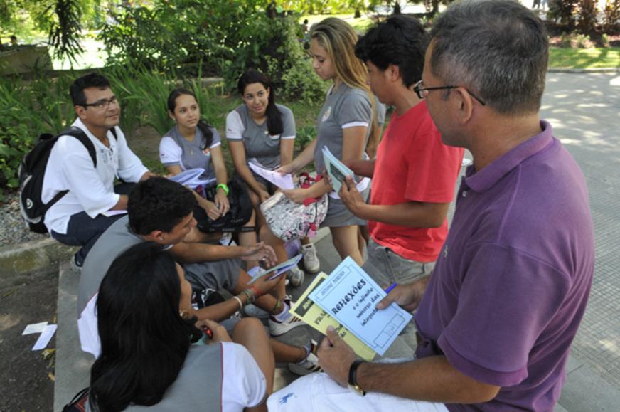 Projeto ‘Coleção de rua’ dinamiza produção literária