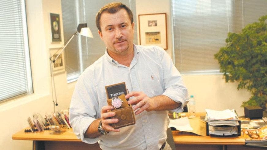 Technos compra franqueadora e reforça polo relojoeiro de Manaus