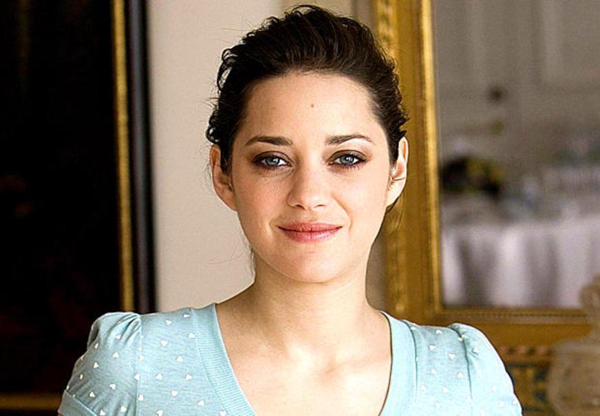 ‘Nunca estive tão exausta’, afirma atriz Marion Cotillard sobre trabalhar e ser mãe