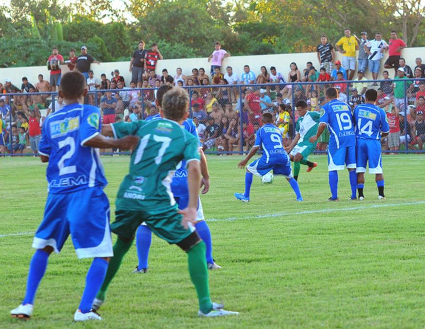 Benjamin Constant e Manaquiri decidem último classificado para as semifinais da Copa do Rios