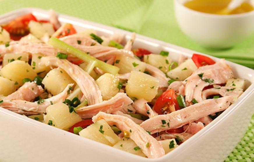 Salada de Peito de Peru Refrescante