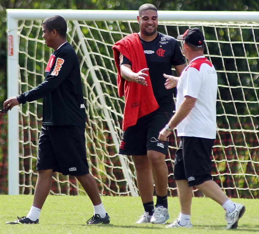 Adriano se recupera e quer a camisa 10 do Flamengo