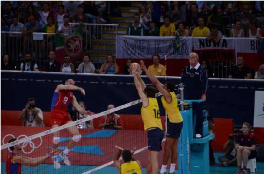 Brasil luta mas ouro olímpico do vôlei fica com a Rússia