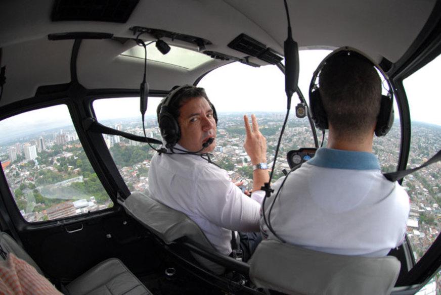 Arsenal de candidatos à Prefeitura de Manaus tem até helicóptero