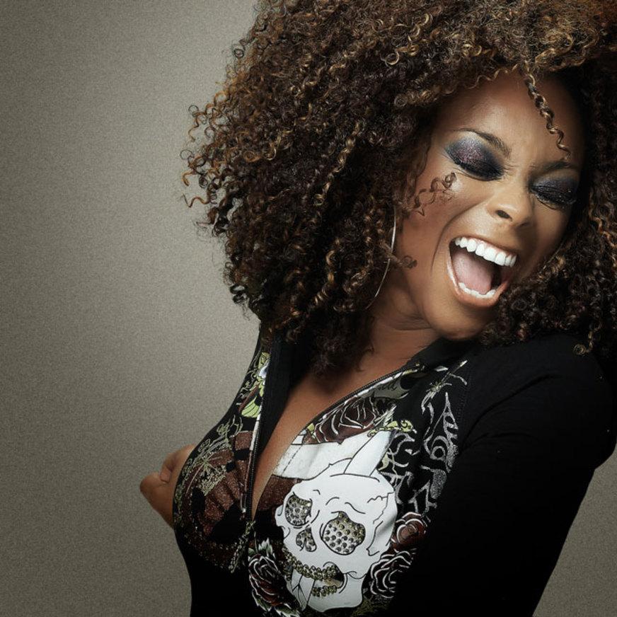 O Samba cantado com exclusividade por Paula Lima