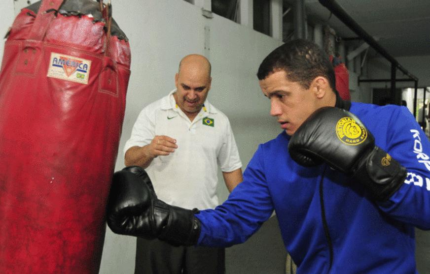 Roberto Pato assina com Jungle Fight no MMA