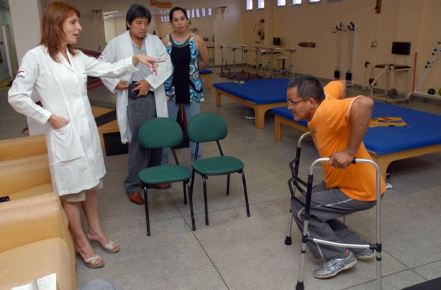 Hérnia de disco pode ser tratada e prevenida com a fisioterapia