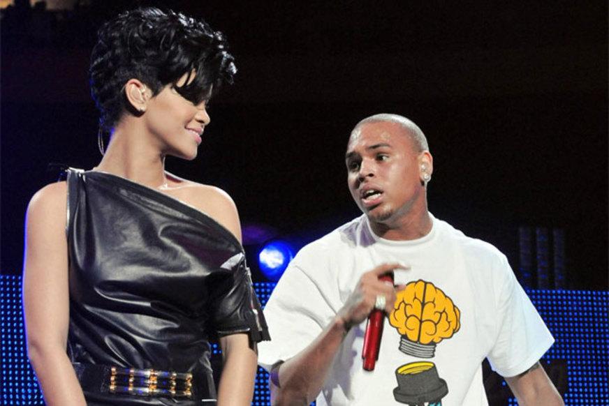 Chris Brown manda presente para Rihanna