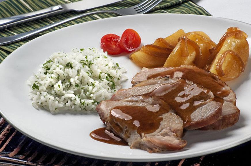 Pernil assado com batatas