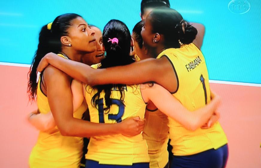 Meninas do Brasil vencem as russas em partida emocionante