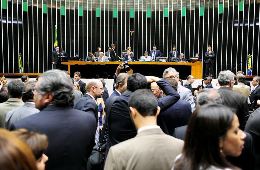 Câmara aprova MP do Código Florestal e texto segue para o Senado