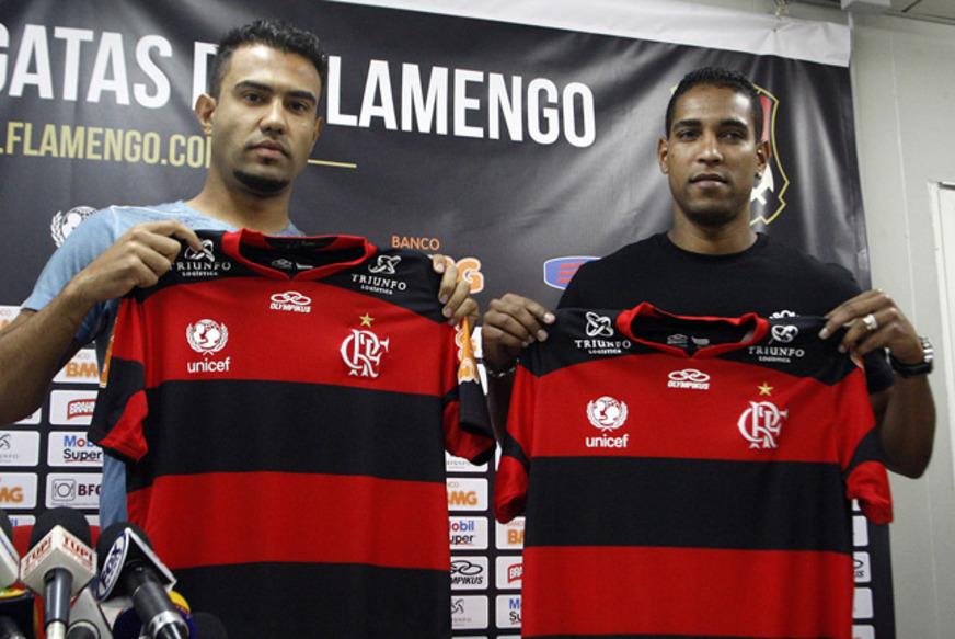 Flamengo apresenta Renato Santos e Cleber Santana