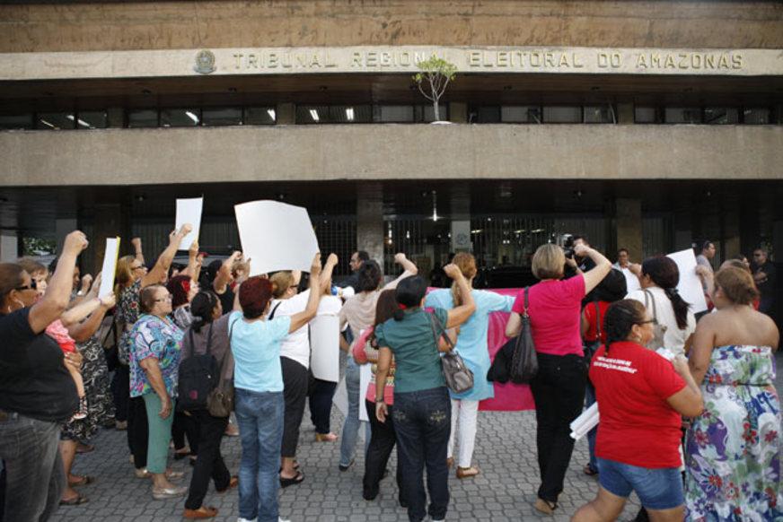 Movimento de mulheres protesta contra ataque a Vanessa