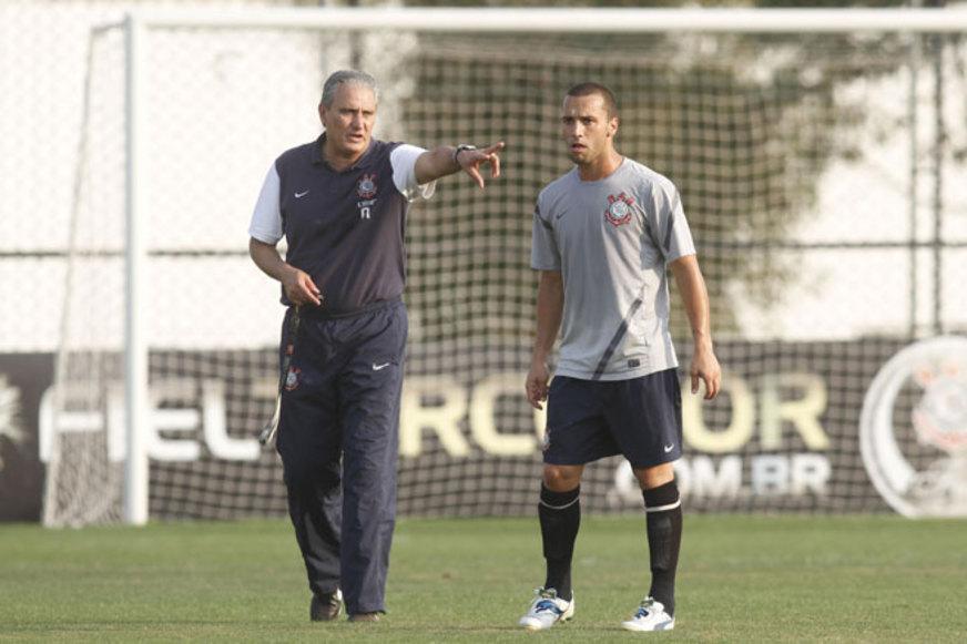Corinthians joga completo contra o Grêmio