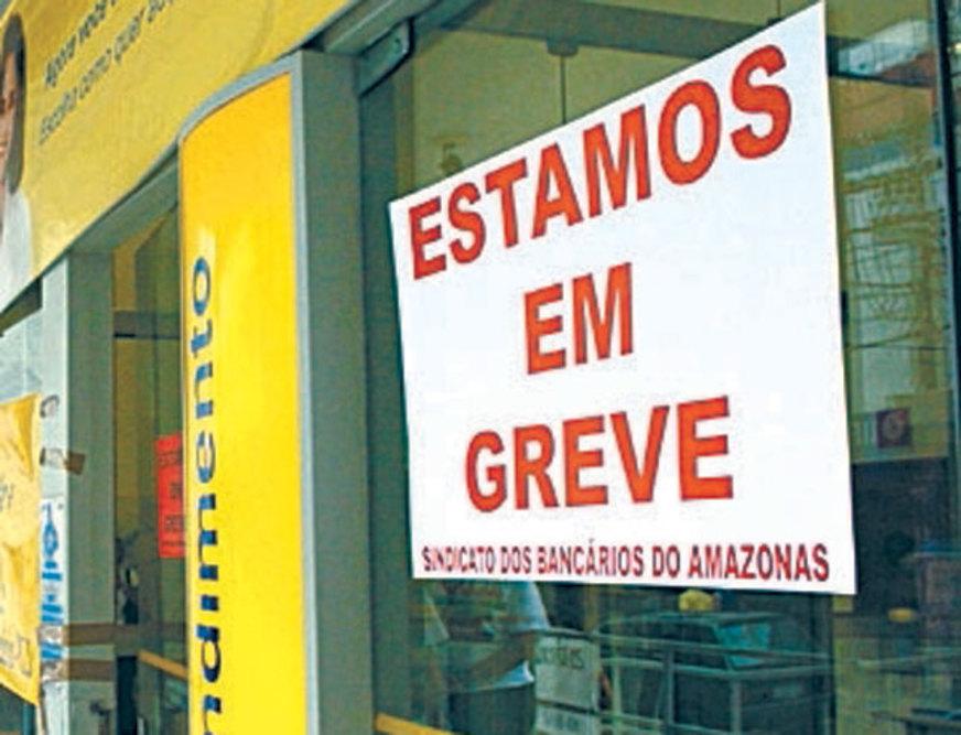 Bancários realizam assembleia com indicativo de greve