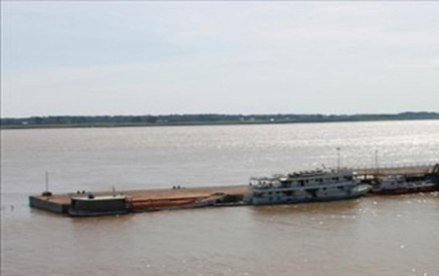 Barco com mais de 300 passageiros sofre pane e gera alvoroço no Amazonas