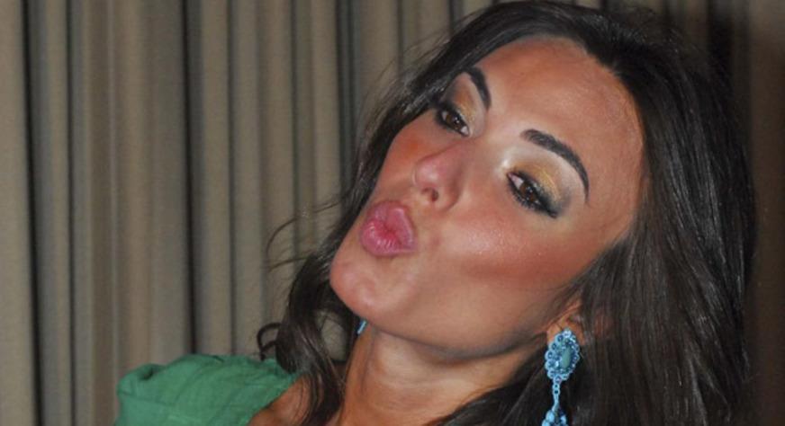 Nicole Bahls diz que está com ‘dor de corno’