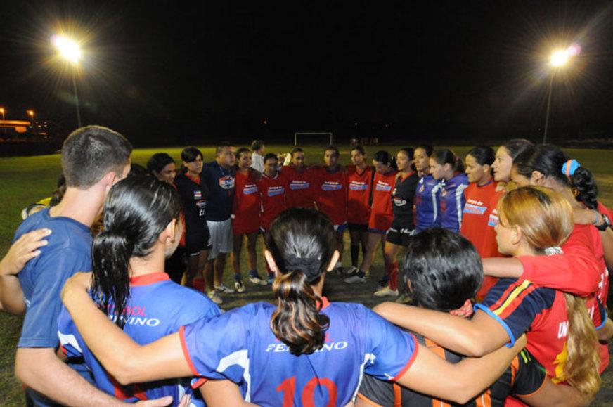 Mulheres se preparam para participar do Campeonato Amazonense de Futebol