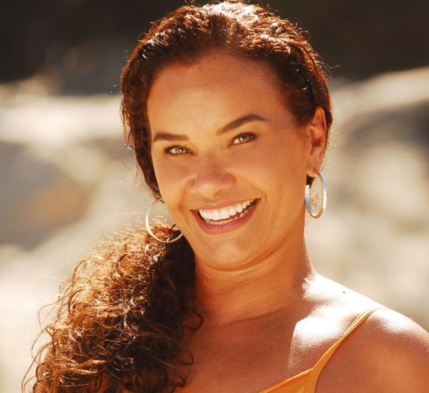 Solange Couto viverá uma periguete em novela da Record