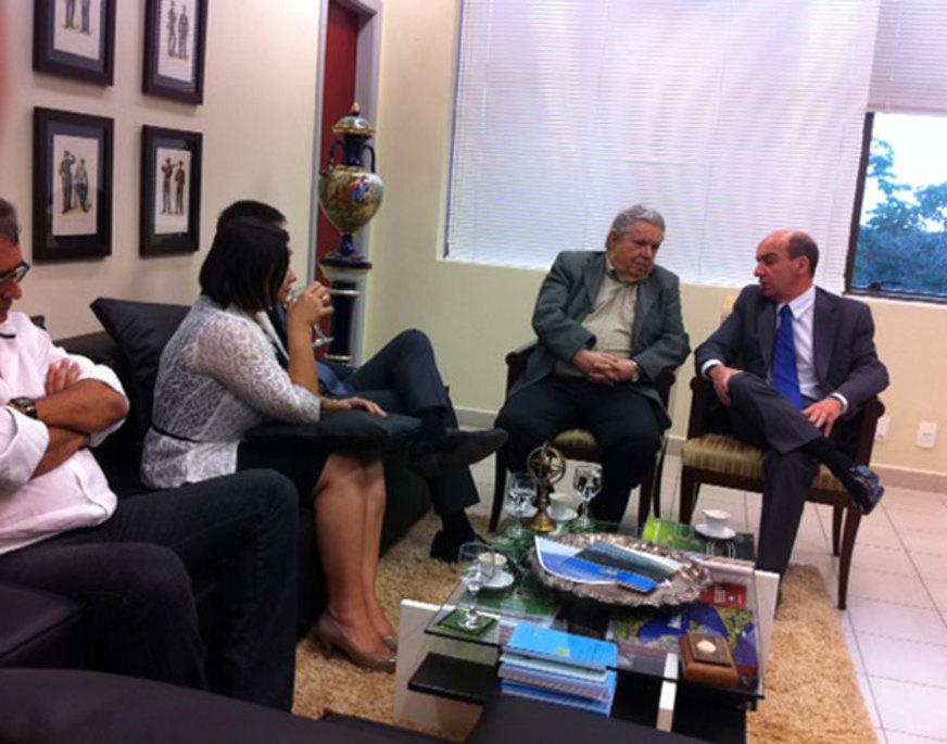 Prefeito interino de Manaus visita Tribunal de Contas do Estado