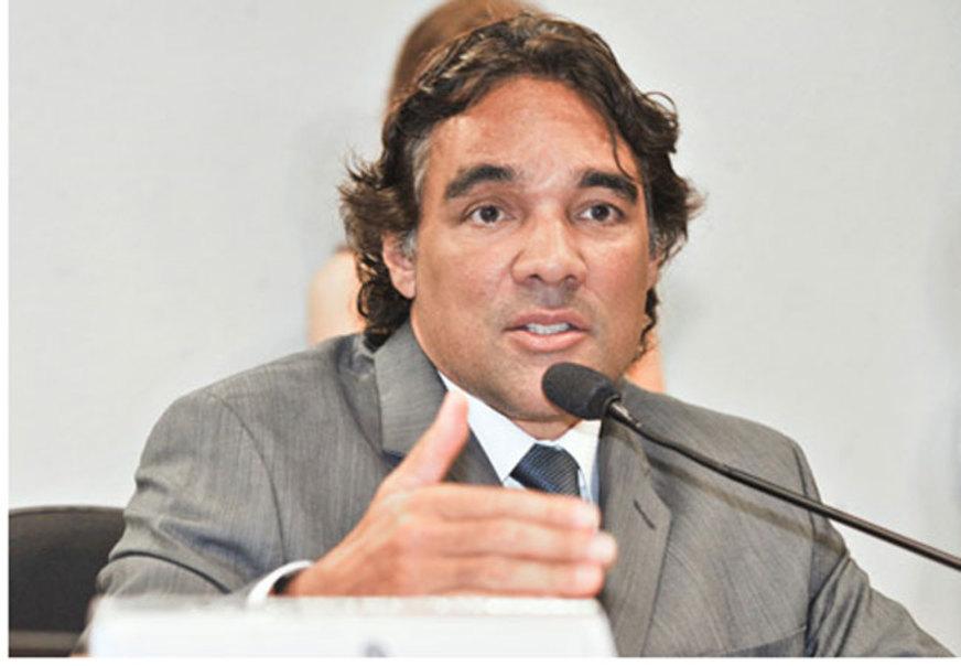 Desvio de verbas da educação e saúde pode se tornar crime hediondo