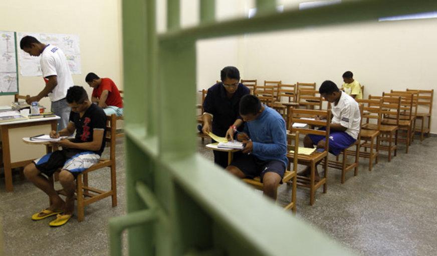 Educação dentro das celas