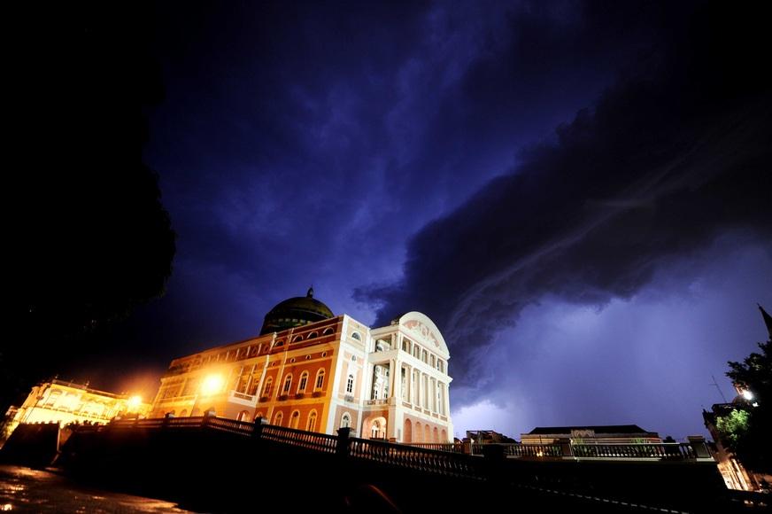 Temporal prejudica 20% das vendas no comércio de Manaus