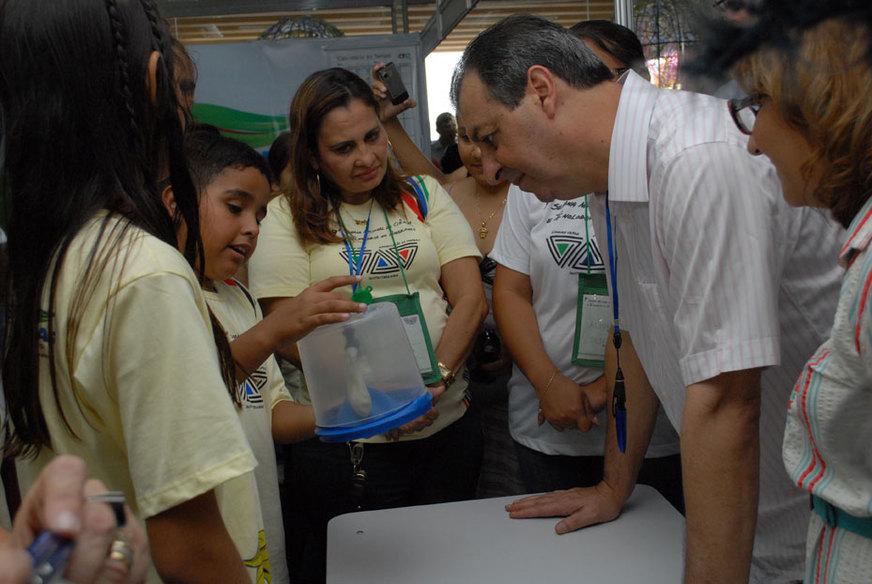 Omar nega irregularidades em contratos de publicidade no governo do Amazonas