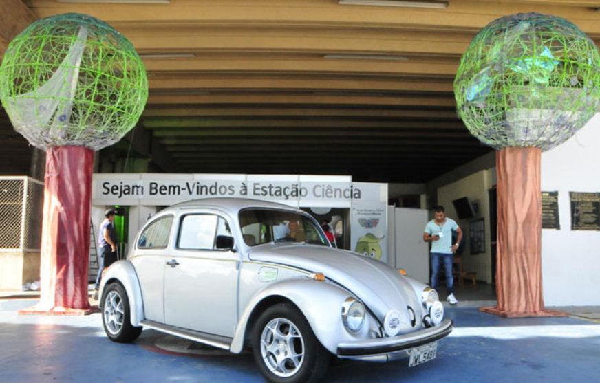 Fusca elétrico é uma das atrações em Feira Científica no AM