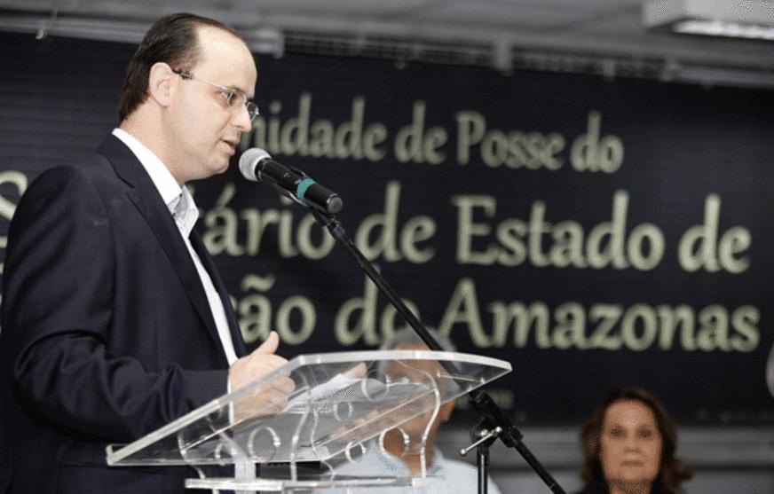Conselho de Educação completa 50 anos e recebe selo dos Correios