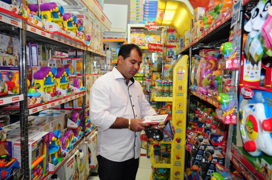 Fiscais do Ipem reprovam 1.250 brinquedos em lojas de Manaus