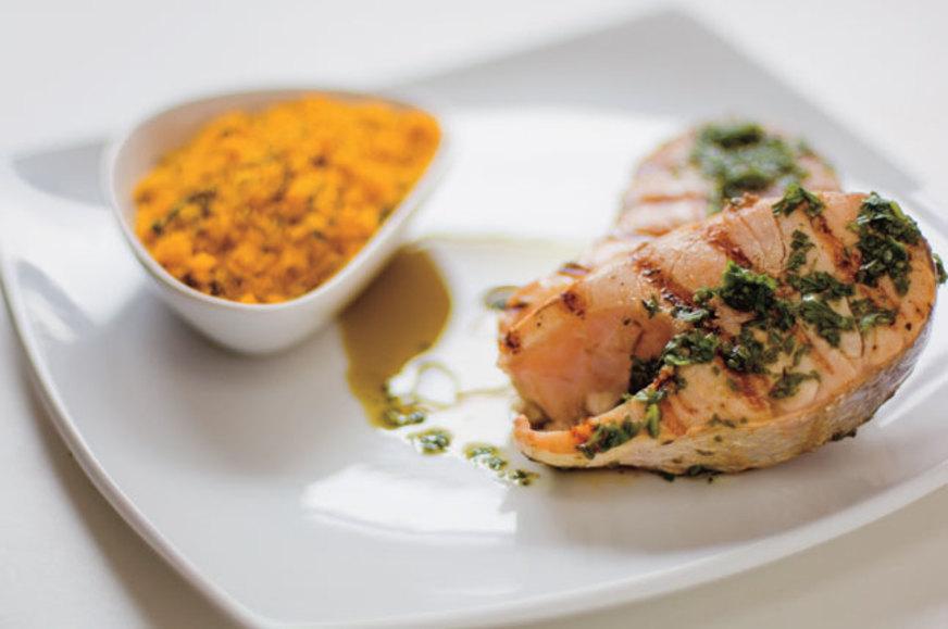 Robalo Grelhado com Farofa de Maracujá