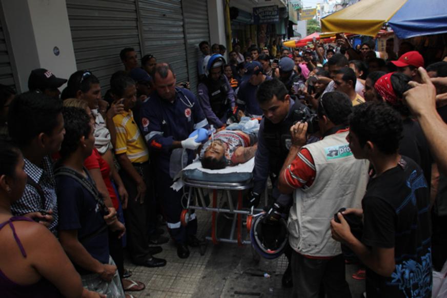 Internautas divergem sobre linchamento e morte de assaltante