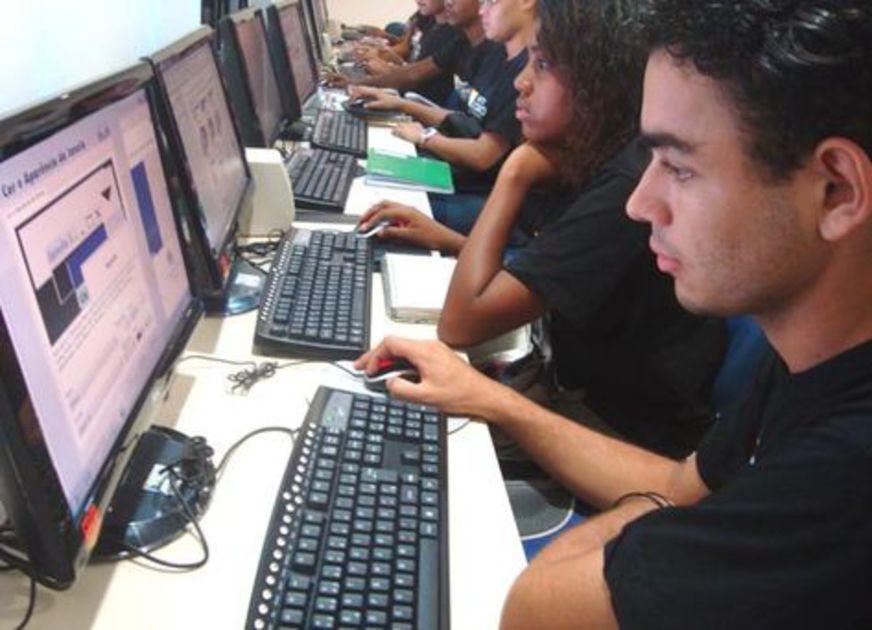 UEA promove Semana da Informática em Itacoatirara