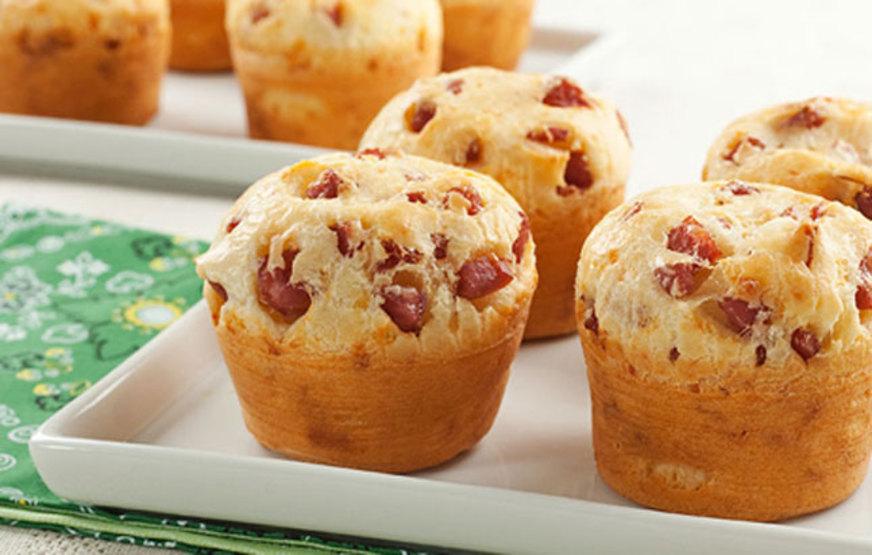 Muffin de pão de queijo e linguiça