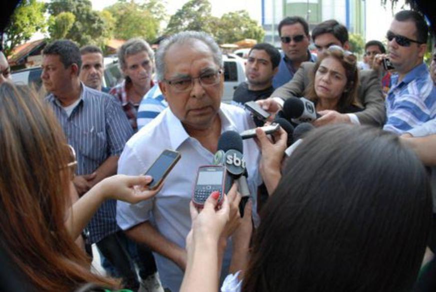 Contas do prefeito de Manaus são aprovadas com ressalva