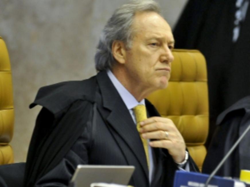 STF: Lewandowski retorna ao plenário após discussão com Barbosa