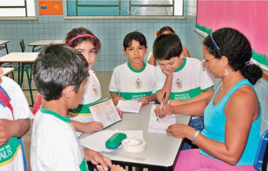 Semed abre 976 vagas para área de educação no AM