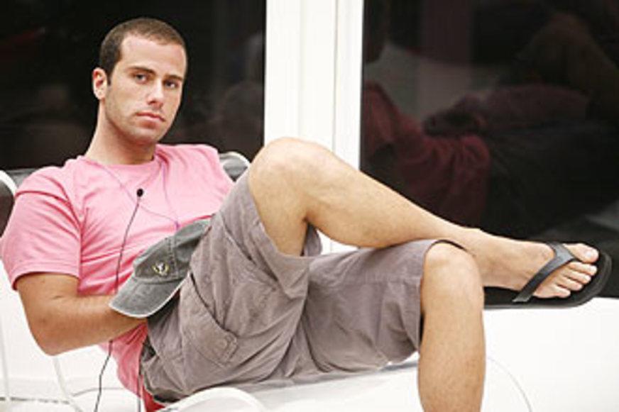 Ex-BBB Leo Jancu é internado com trombose
