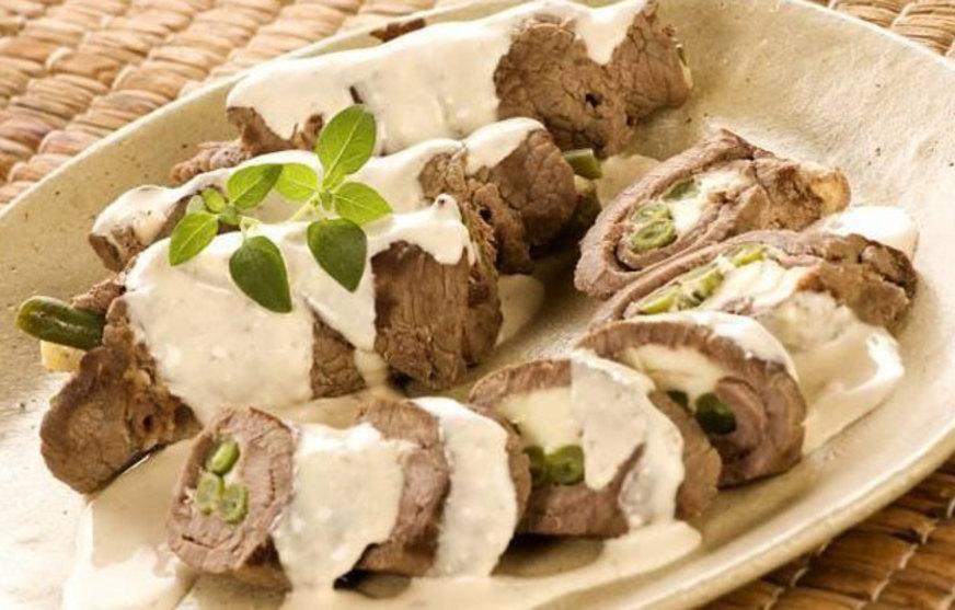 Bife á rolê com queijo e vagem