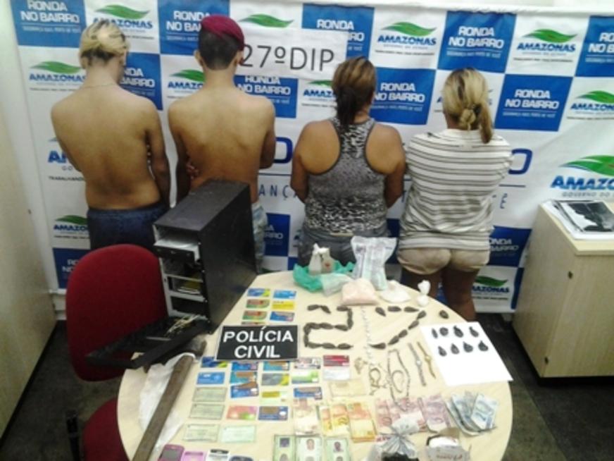 Família do pó é presa com três quilos de drogas