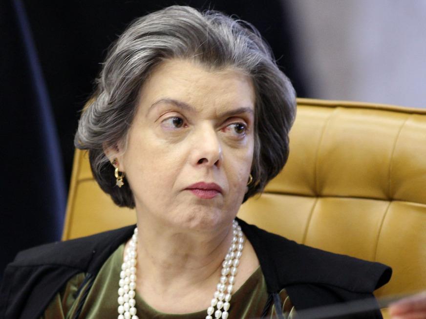 Presidenta do TSE determina apuração de gastos com horas extras de servidores do tribunal
